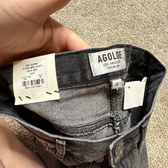 AGOLDE Quinn High Rise Mini Skirt in Jinx - Picture 4 of 4